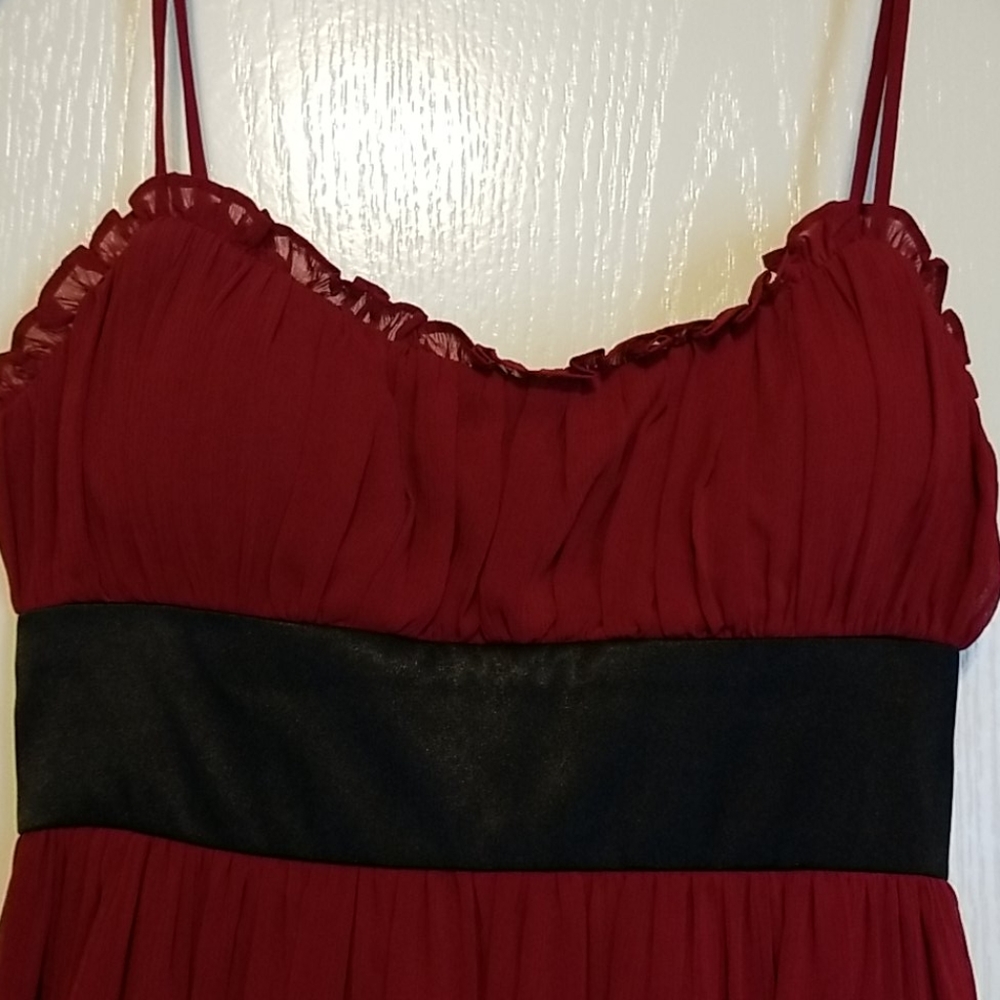 Dress - Picture 2 of 4
